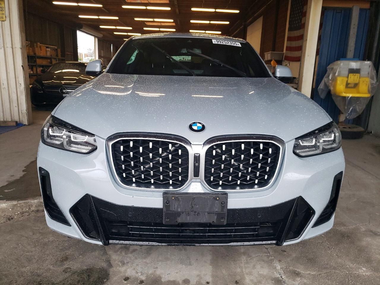2022 BMW X4