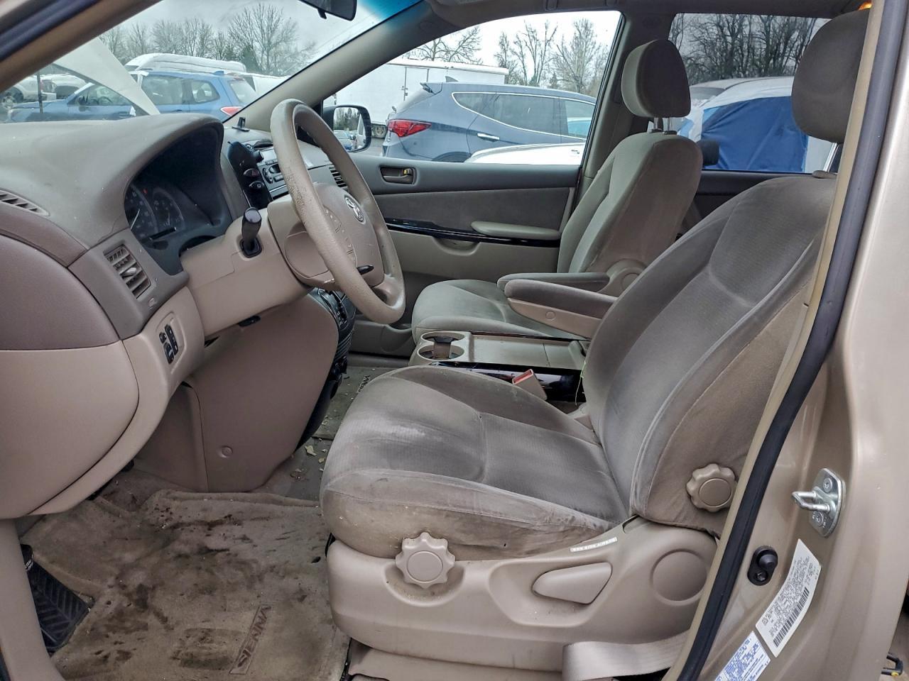 2004 TOYOTA SIENNA