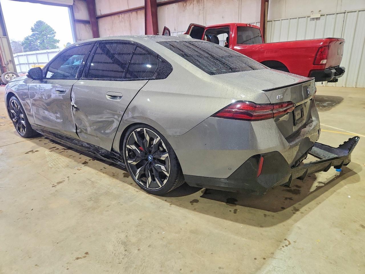 2024 BMW i5