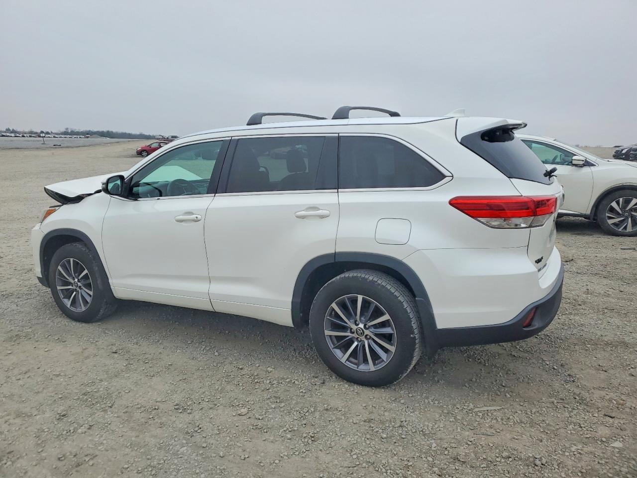 2017 TOYOTA HIGHLANDER