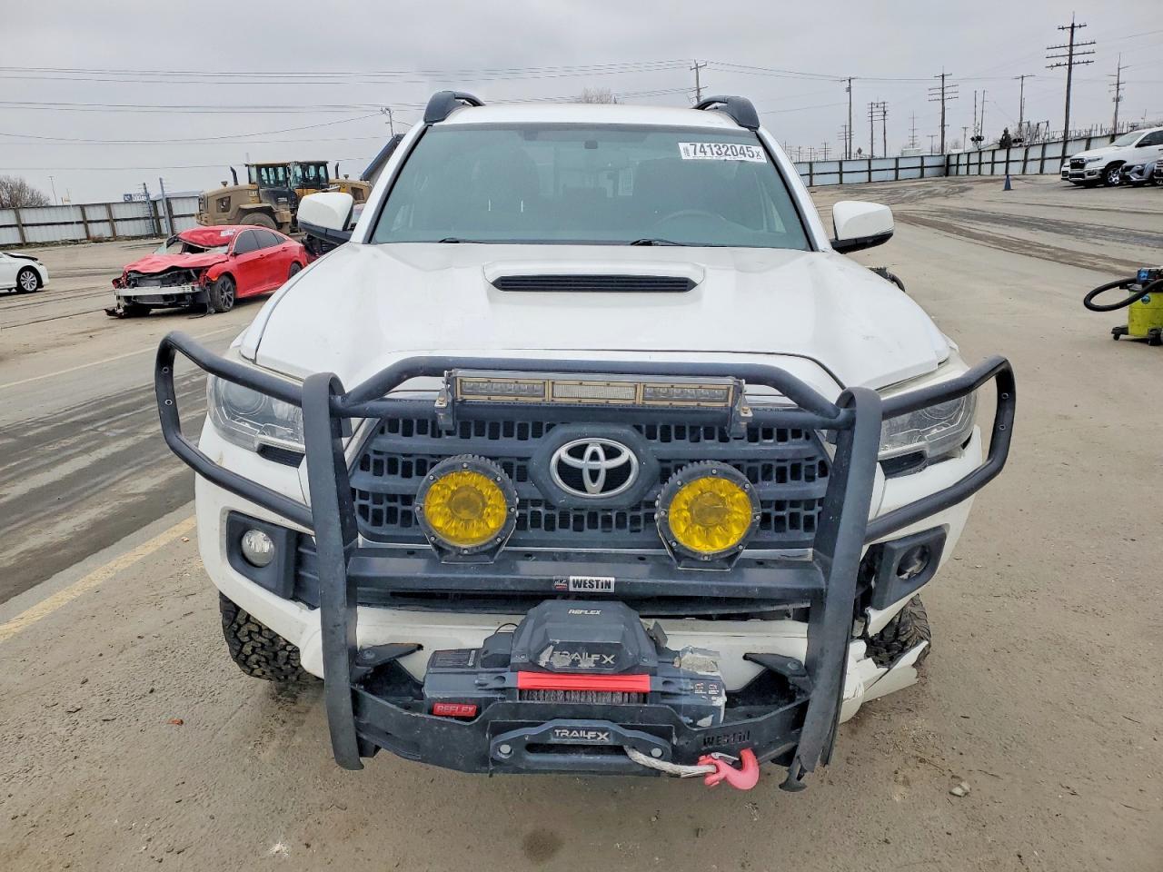 2016 TOYOTA TACOMA