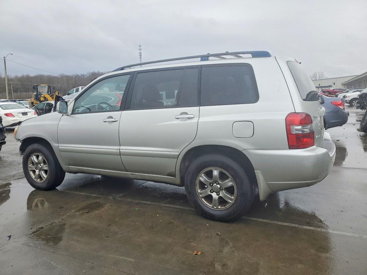 2004 TOYOTA HIGHLANDER