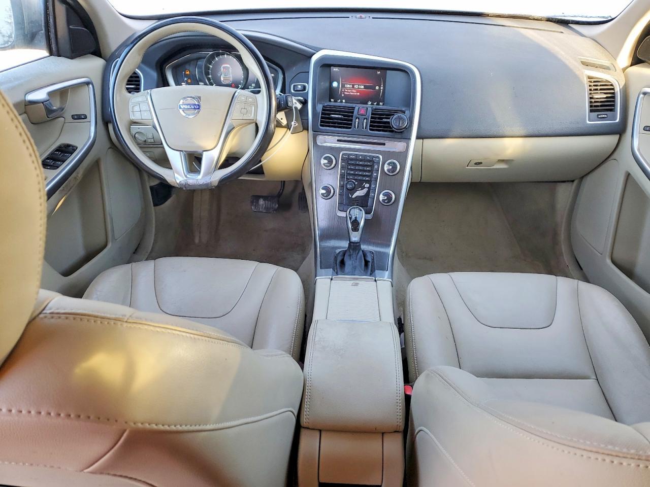 2015 VOLVO XC60