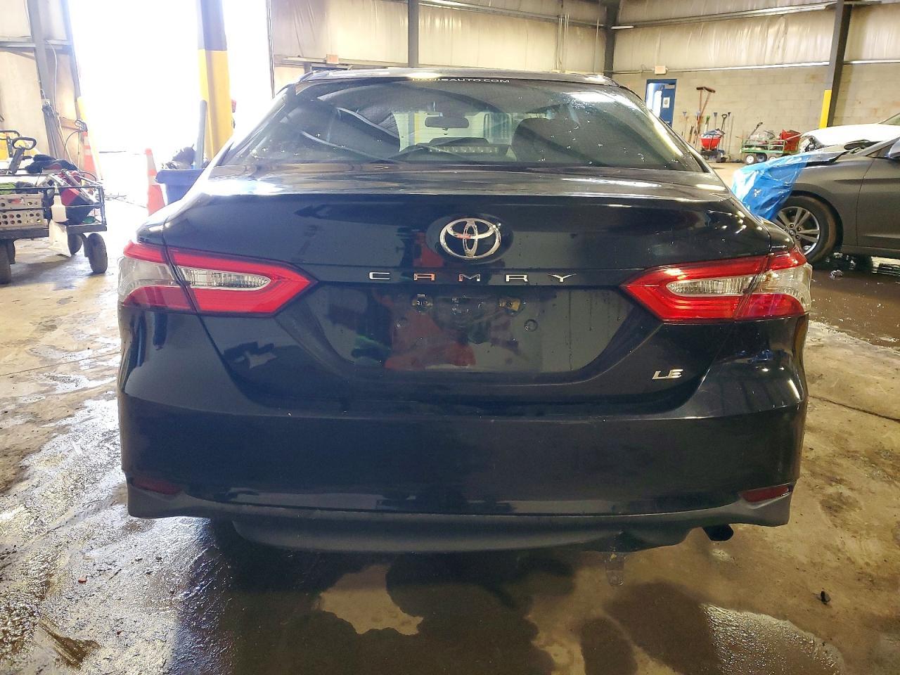 2018 TOYOTA CAMRY