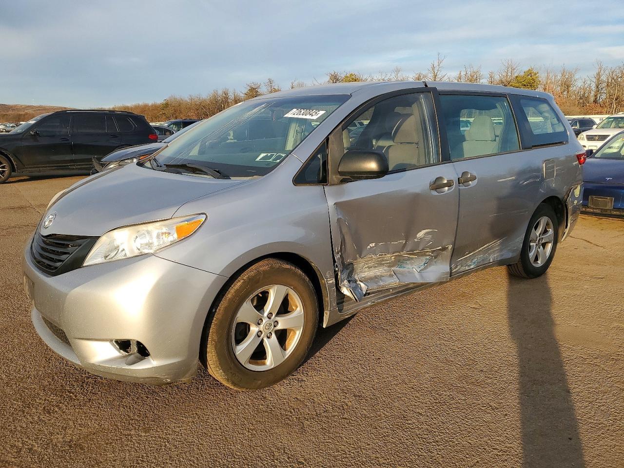 2015 TOYOTA SIENNA