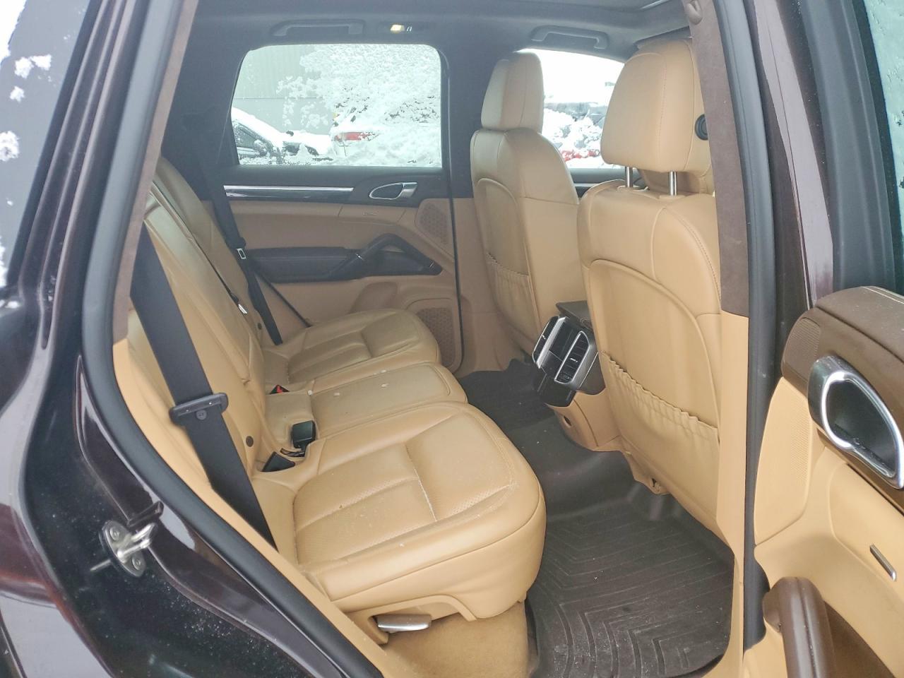 2017 PORSCHE CAYENNE