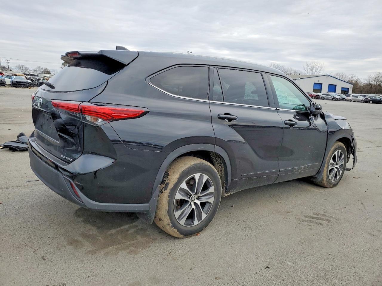 2022 TOYOTA HIGHLANDER