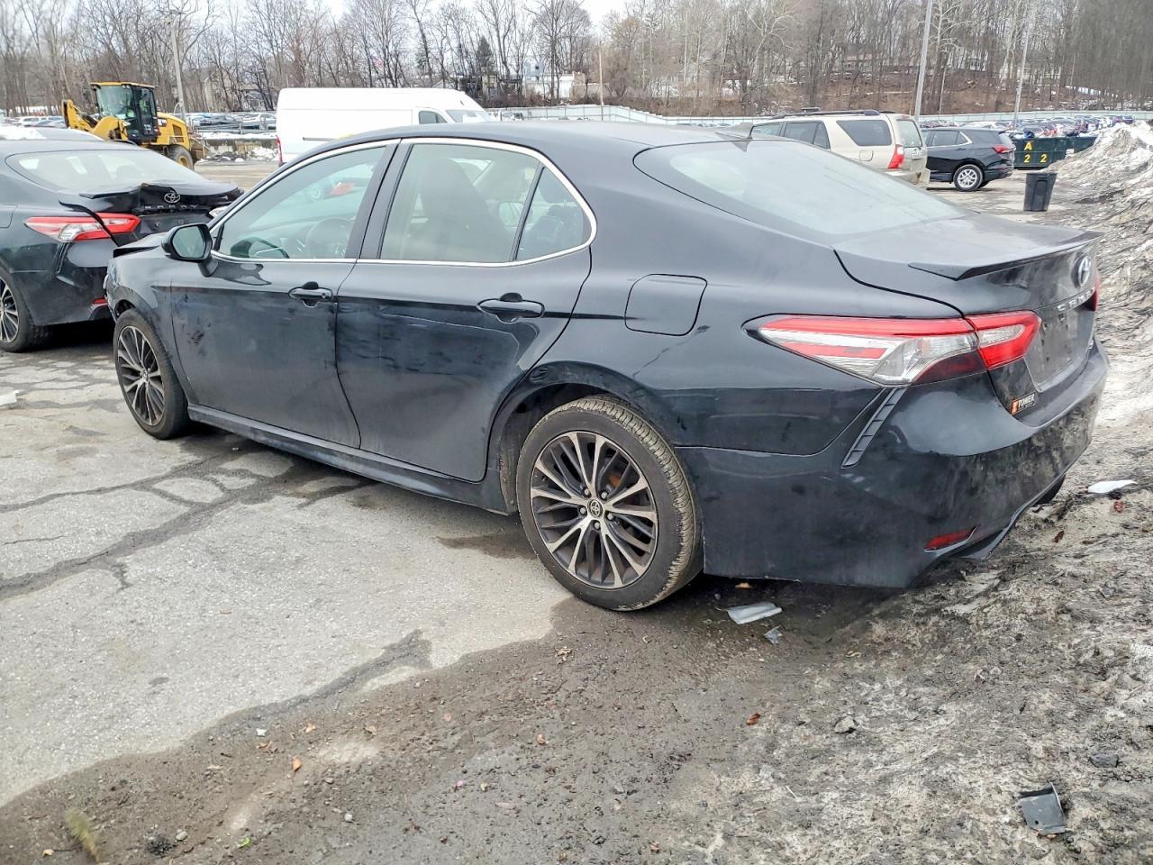 2018 TOYOTA CAMRY