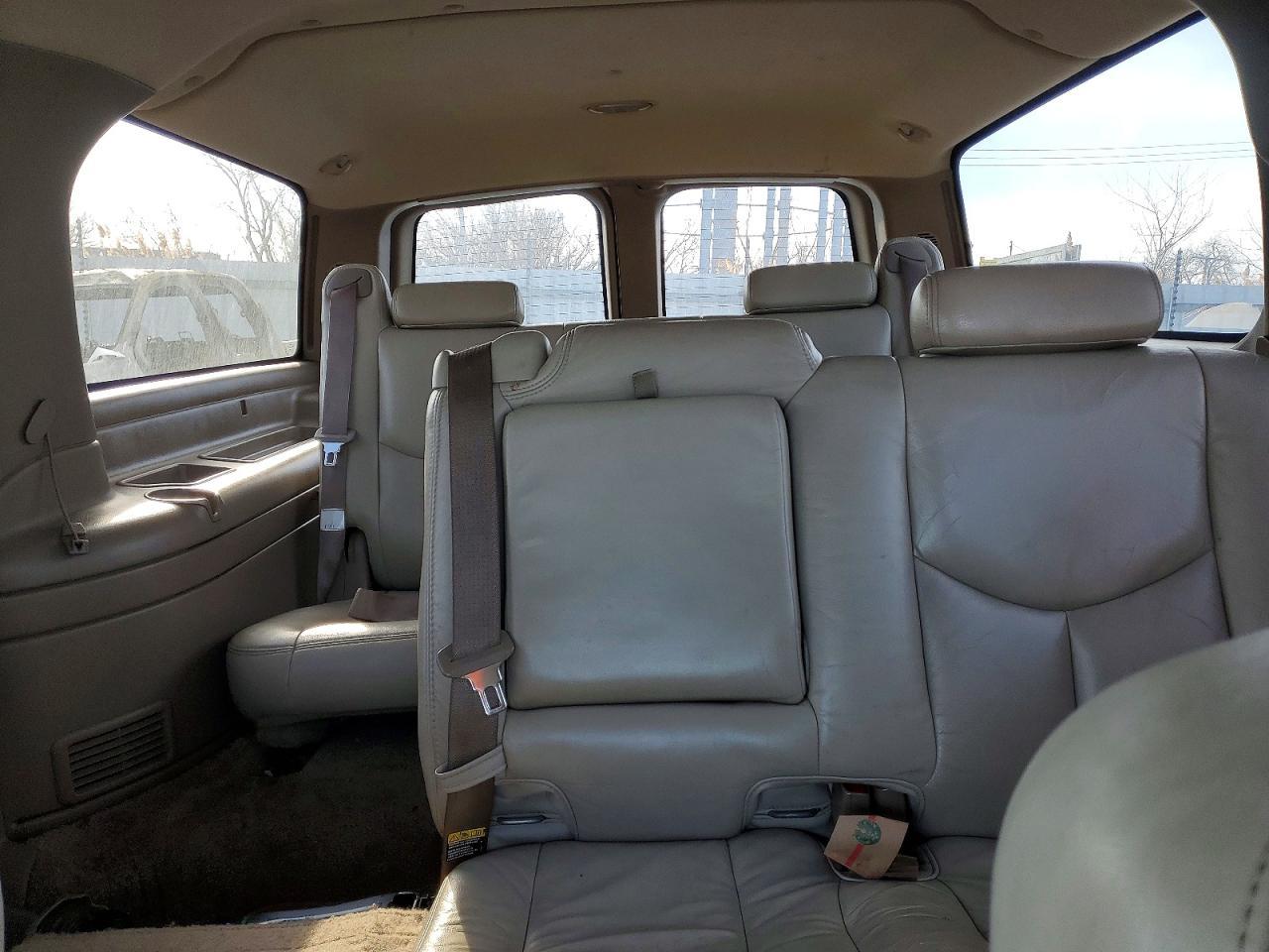 2003 CHEVROLET Suburban