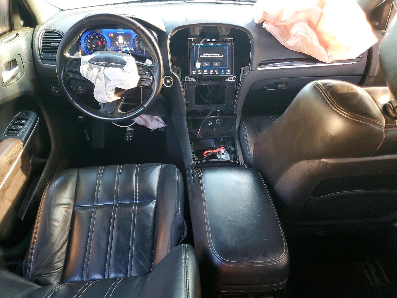 2019 CHRYSLER 300