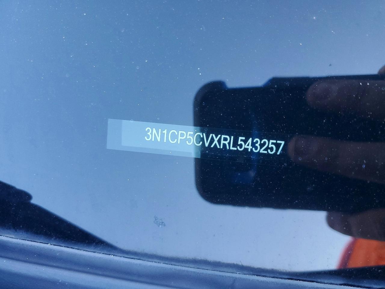 2024 NISSAN KICKS