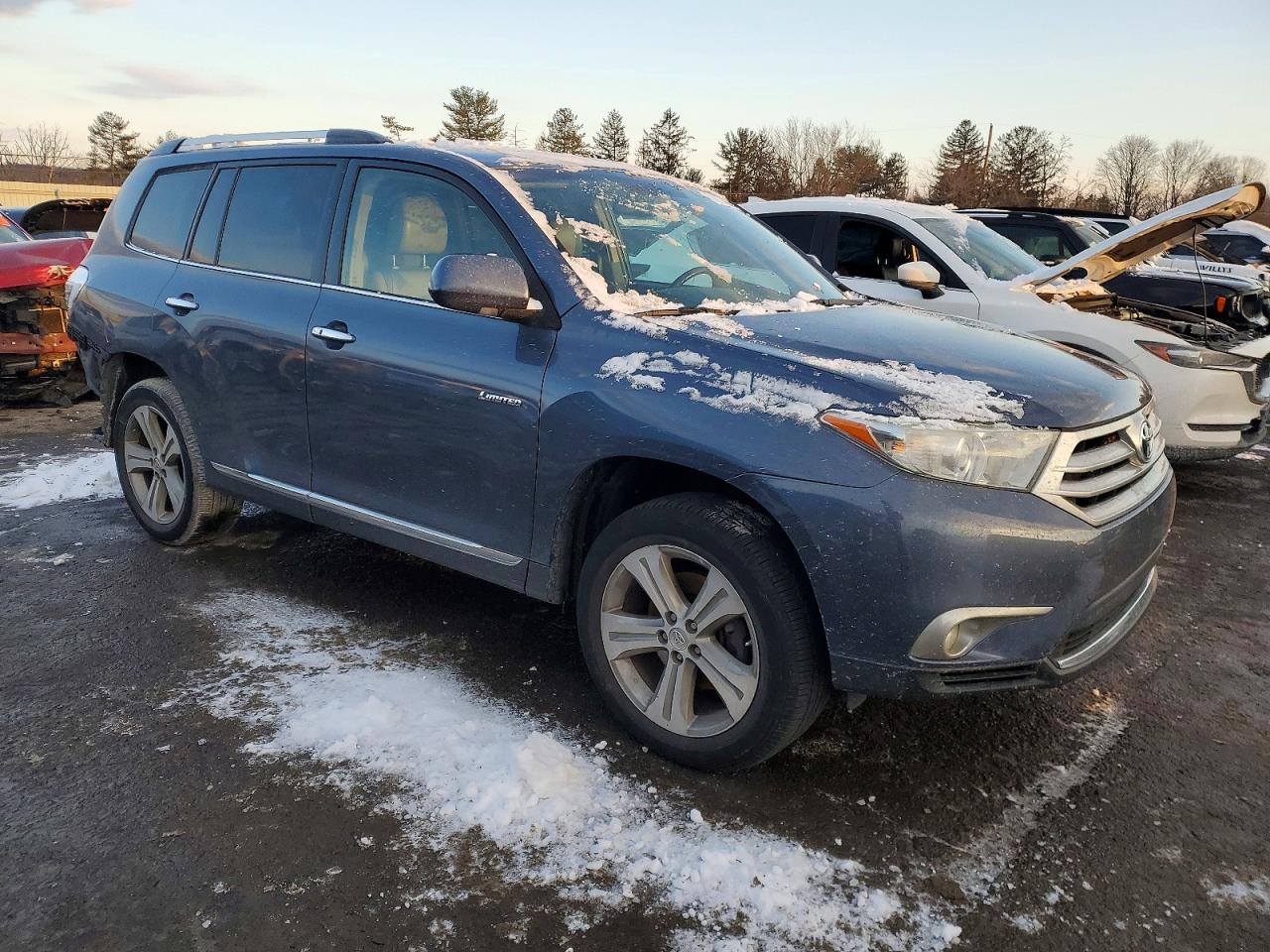 2013 TOYOTA HIGHLANDER
