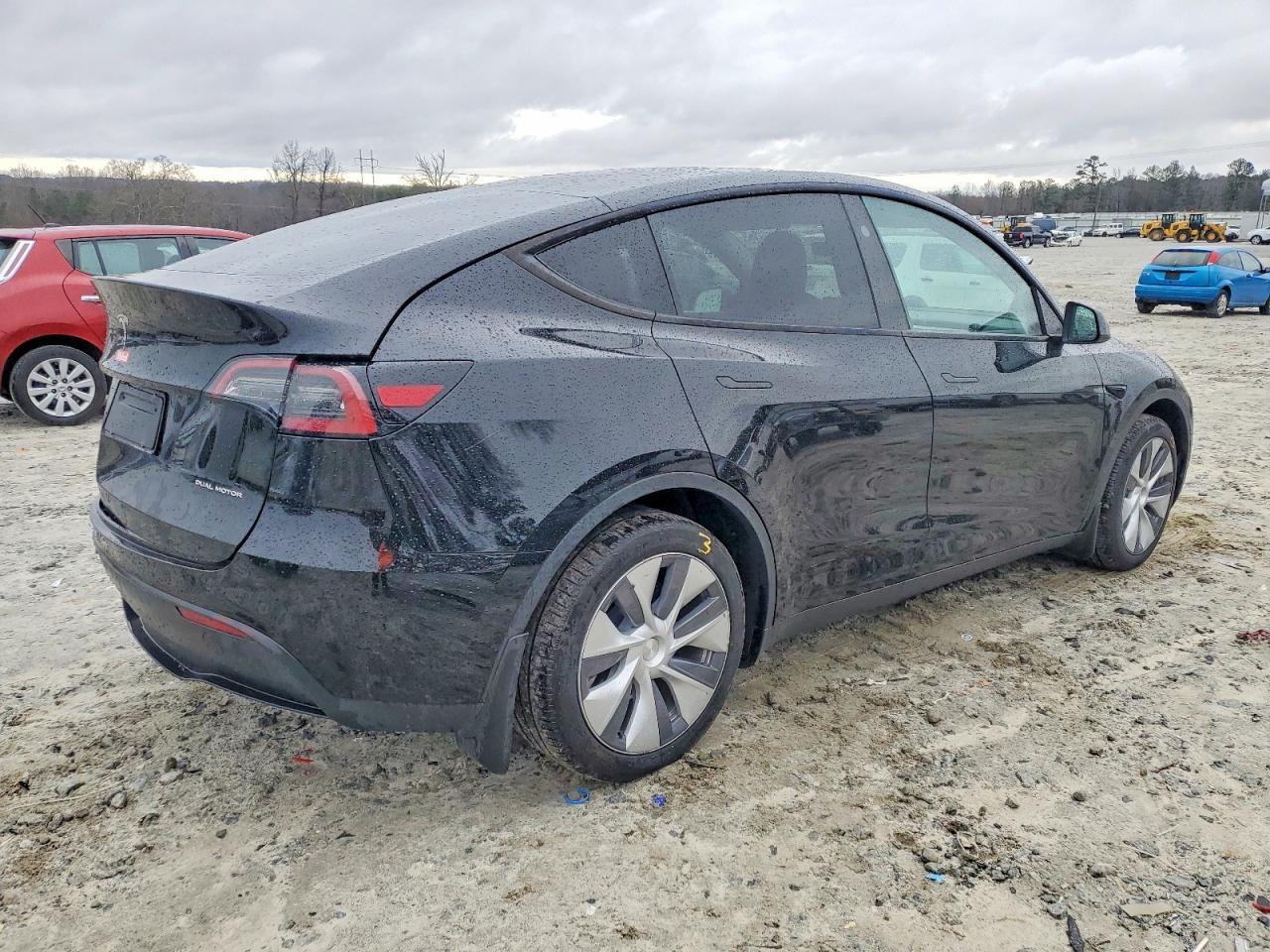 2024 TESLA MODEL Y