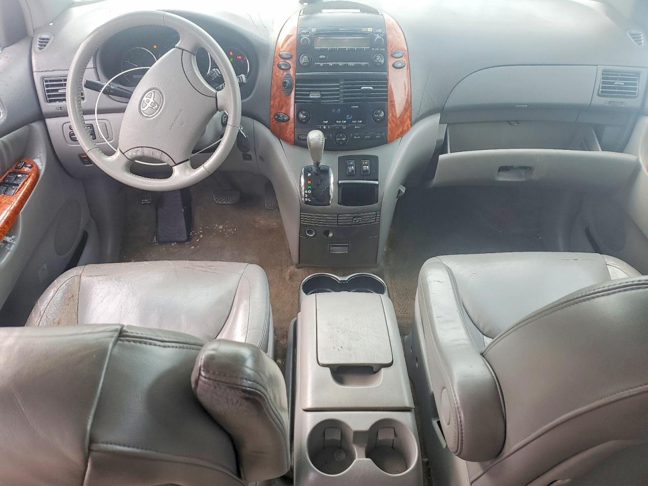2006 TOYOTA SIENNA