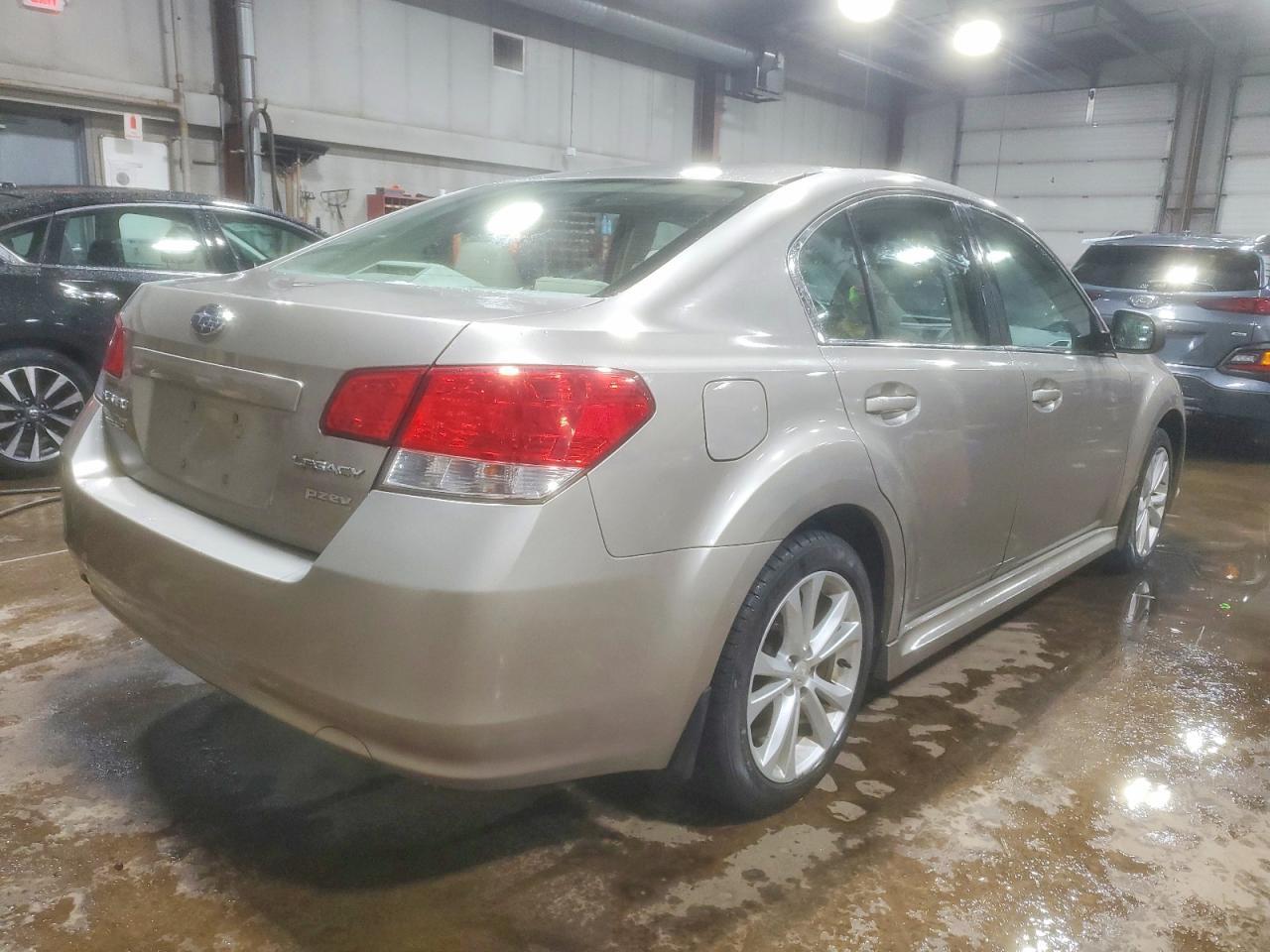 2014 SUBARU Legacy