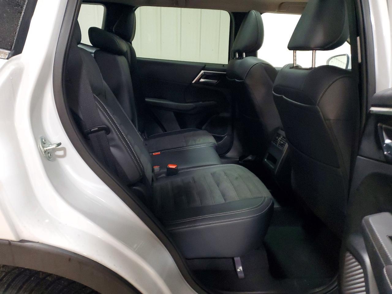 2025 MITSUBISHI outlander