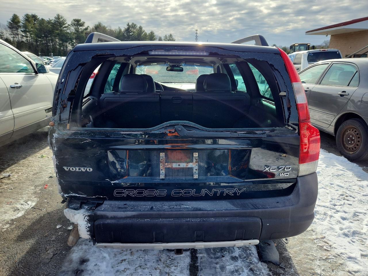 2004 VOLVO XC70