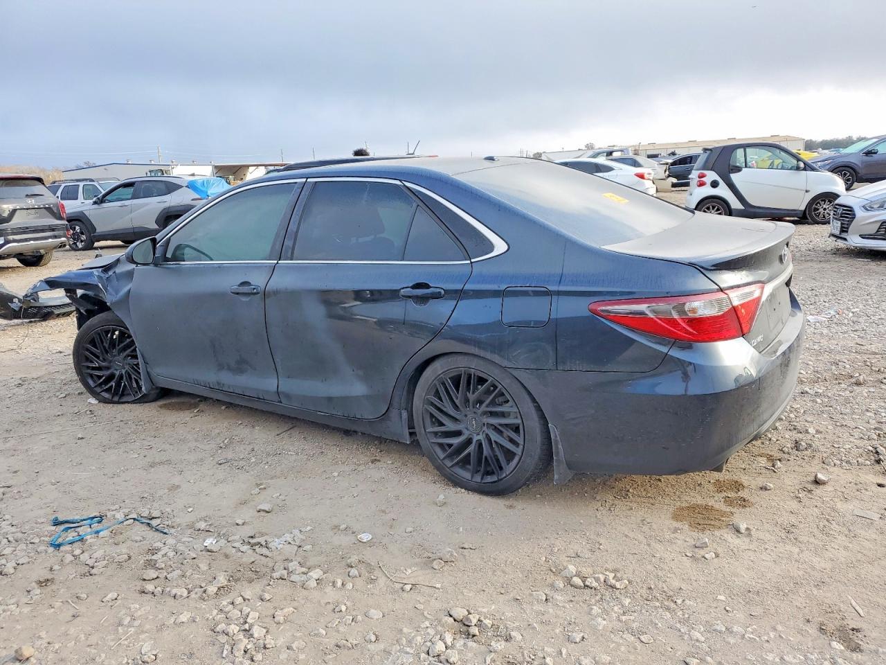 2017 TOYOTA CAMRY