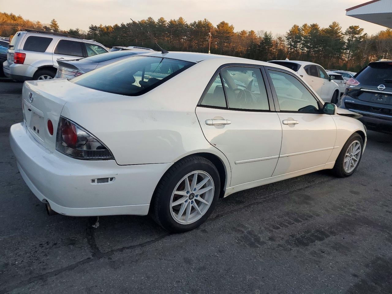 2001 LEXUS IS 300