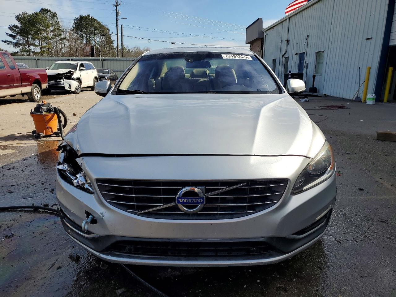 2014 VOLVO S60