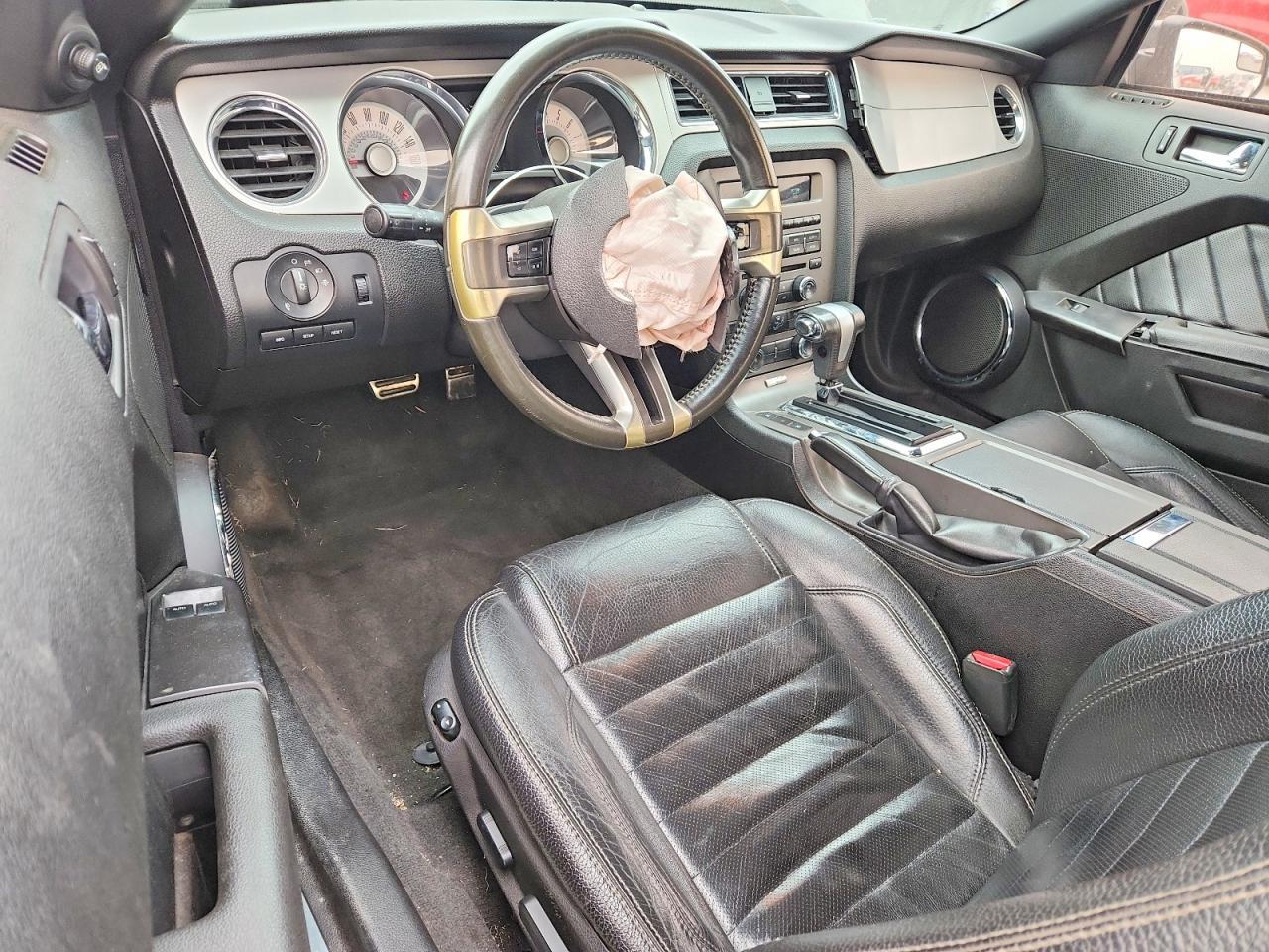 2011 FORD MUSTANG