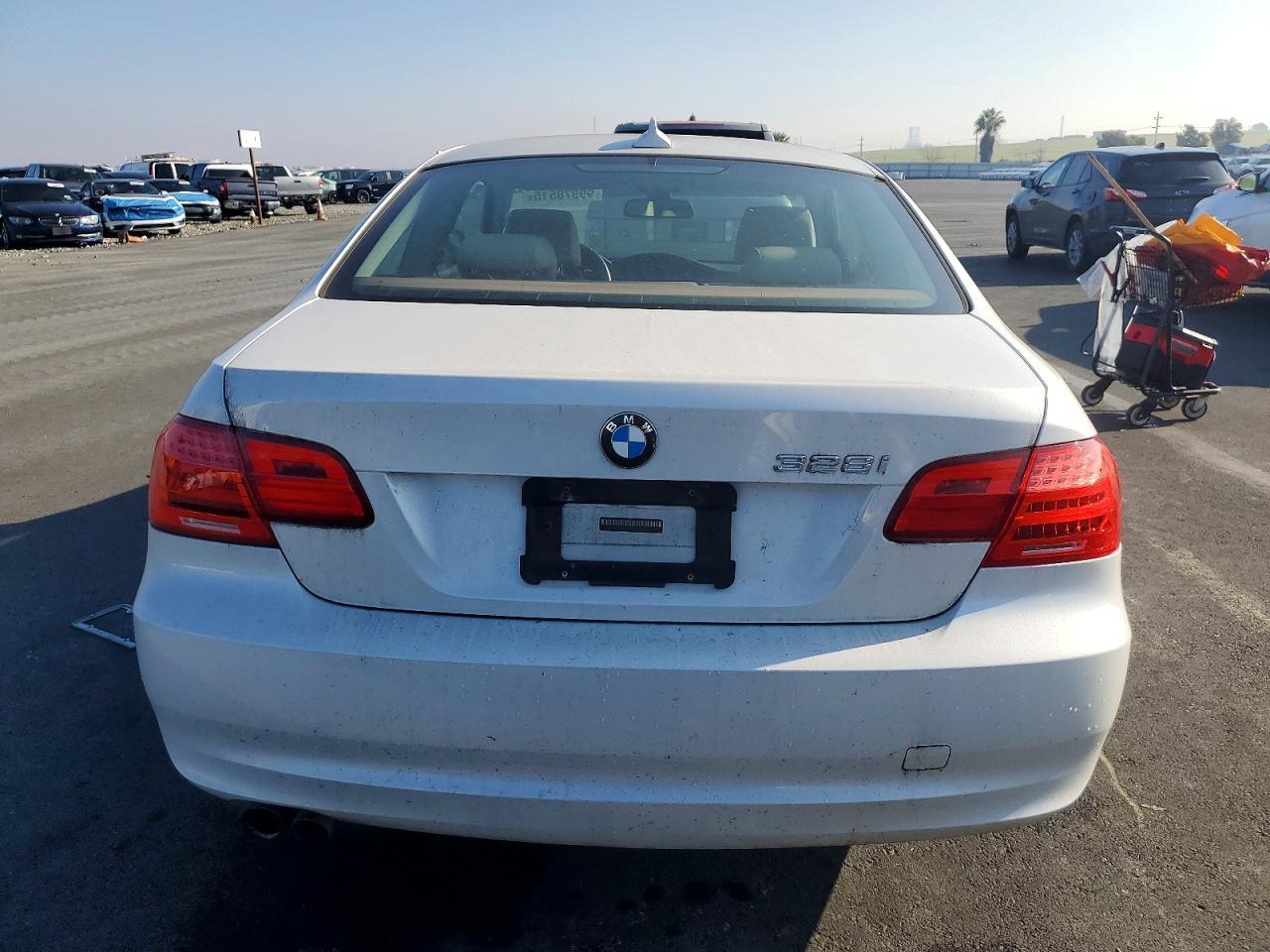 2011 BMW 3 SERIES