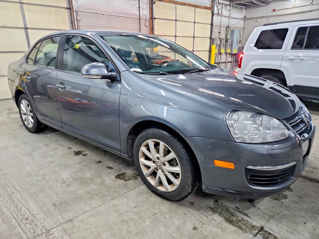 2010 VOLKSWAGEN JETTA