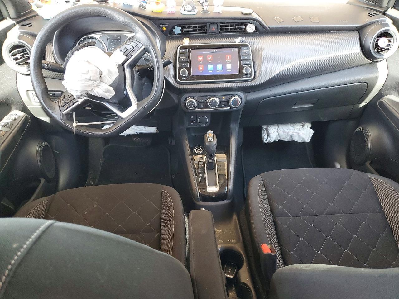 2020 NISSAN KICKS