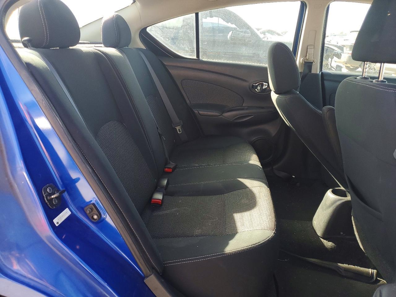 2015 NISSAN VERSA