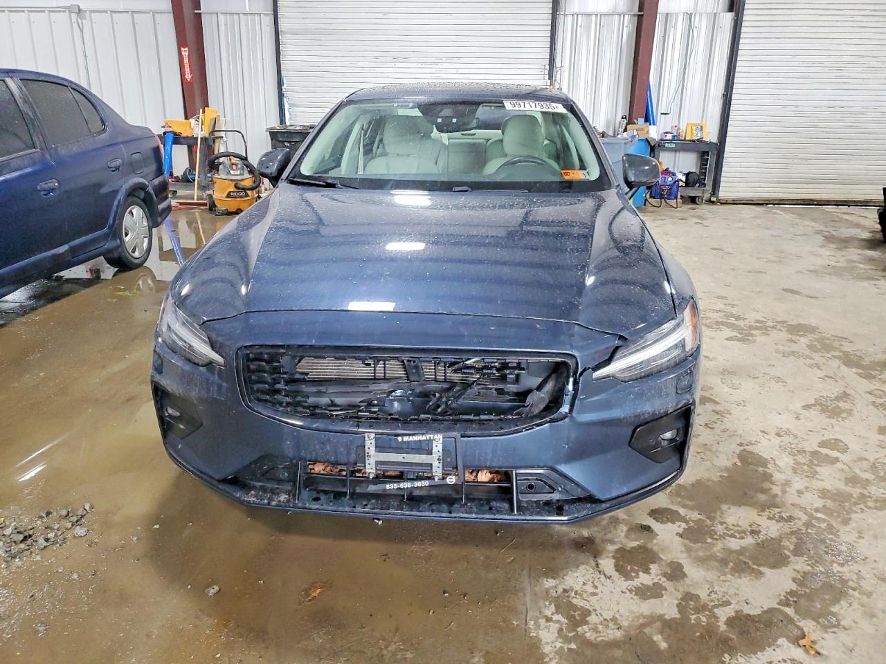 2022 VOLVO S60