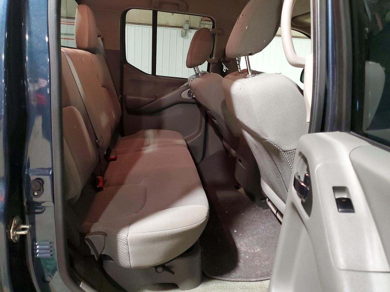 2016 NISSAN Frontier