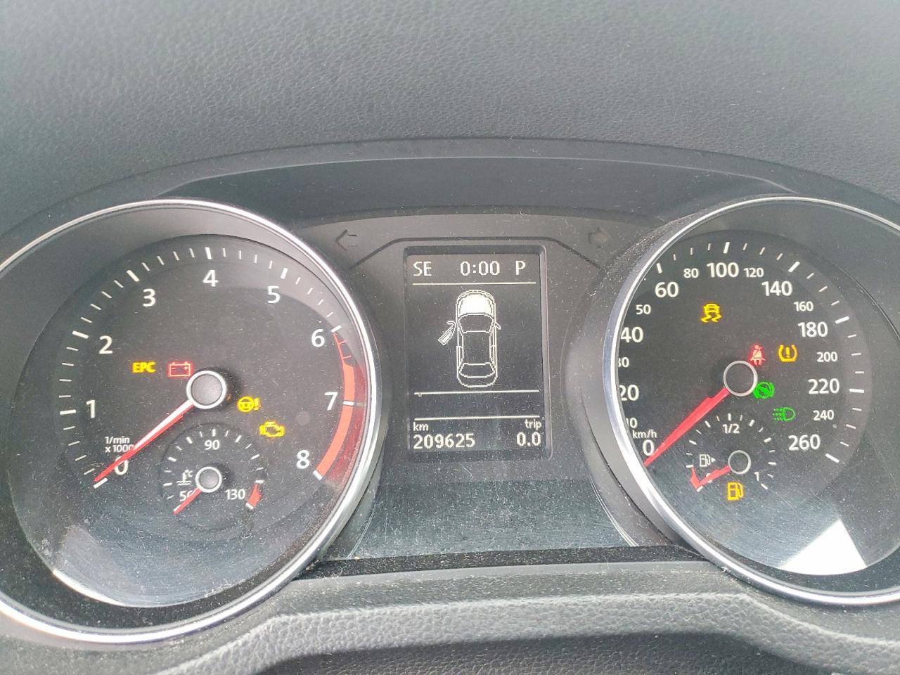 2016 VOLKSWAGEN Passat