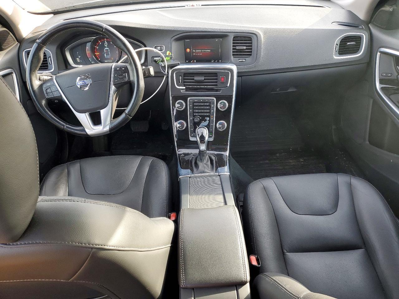 2015 VOLVO S60