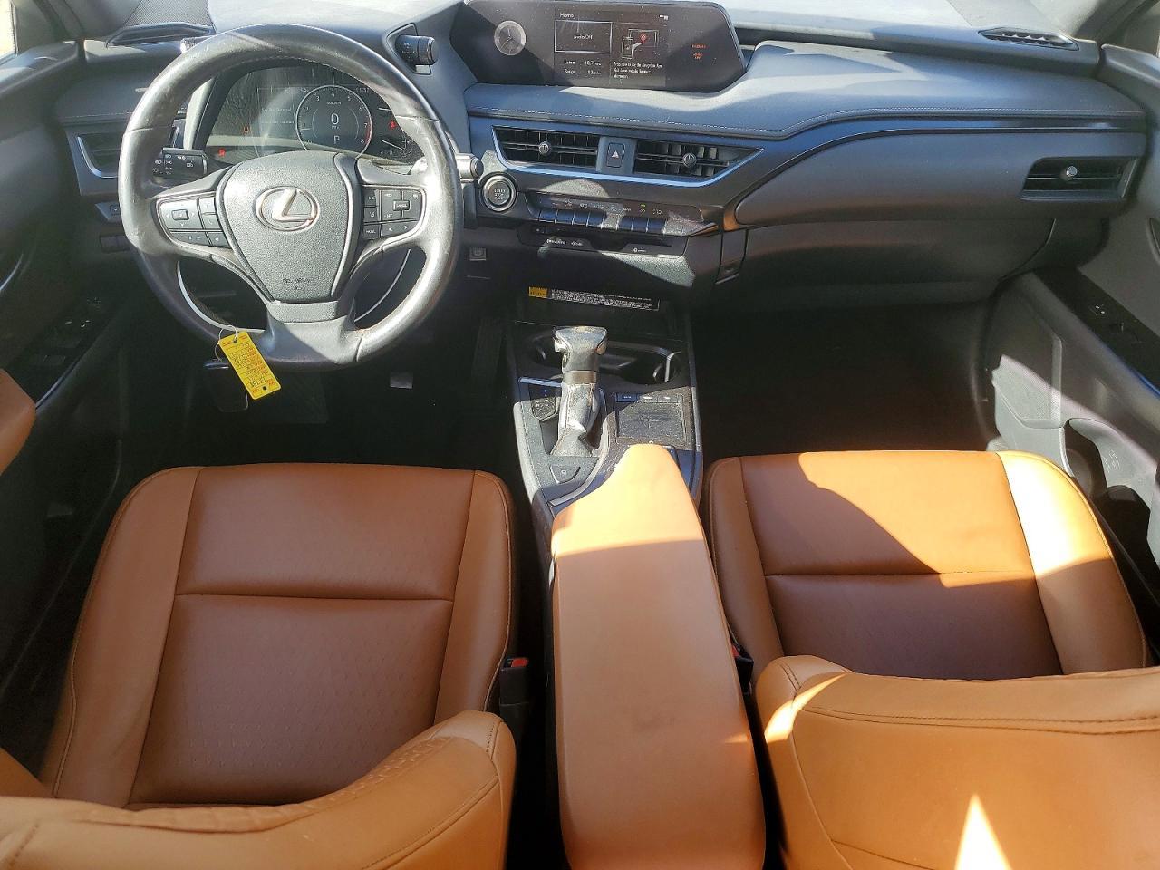 2021 LEXUS UX 200