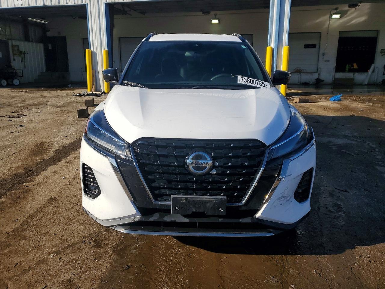 2021 NISSAN KICKS