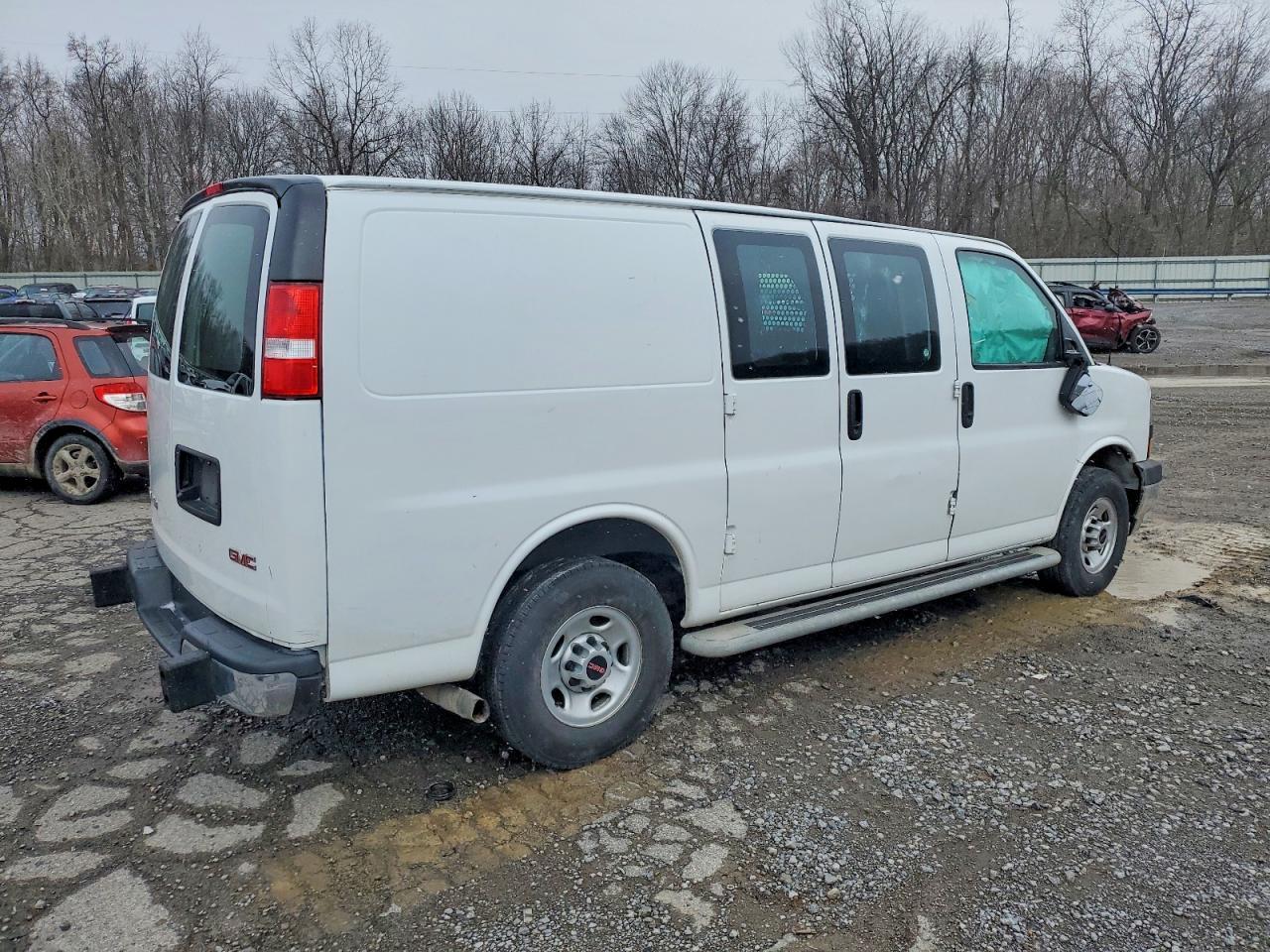 2022 GMC Savana