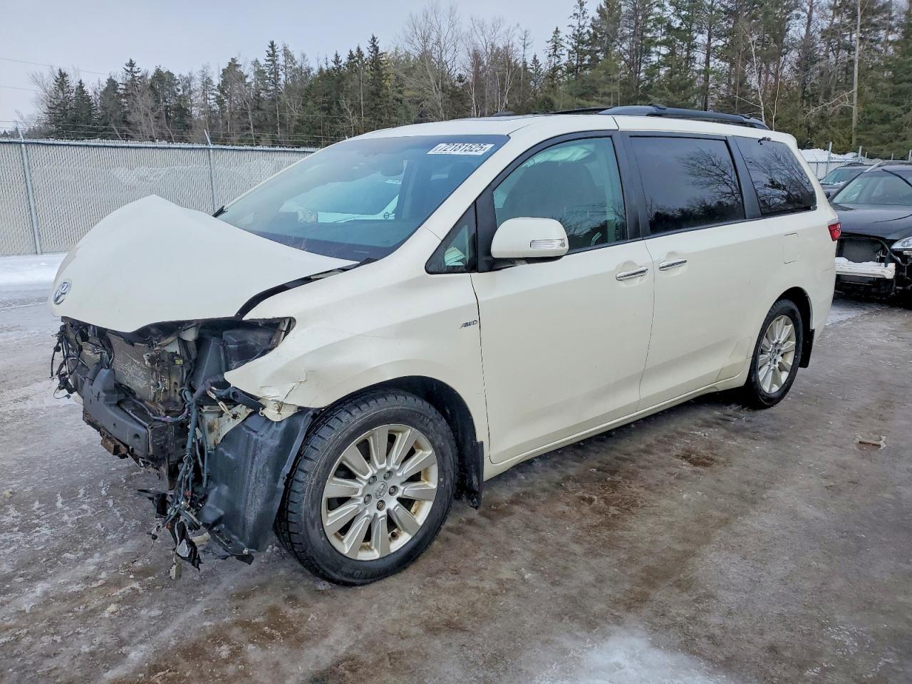 2016 TOYOTA SIENNA