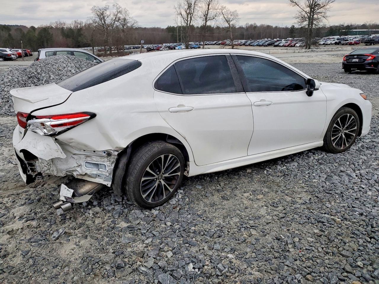2018 TOYOTA CAMRY