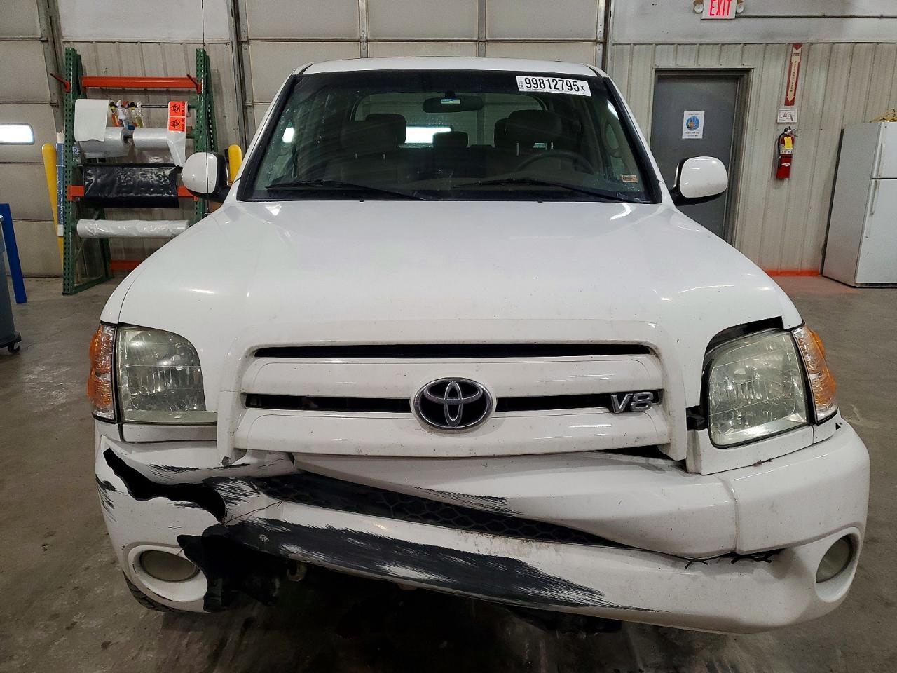 2004 TOYOTA TUNDRA
