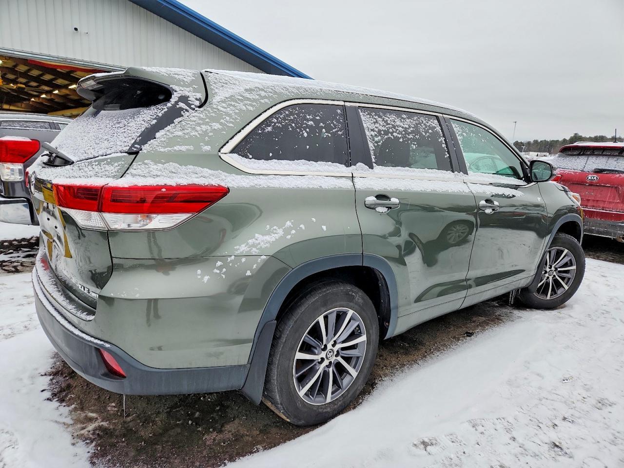 2017 TOYOTA HIGHLANDER