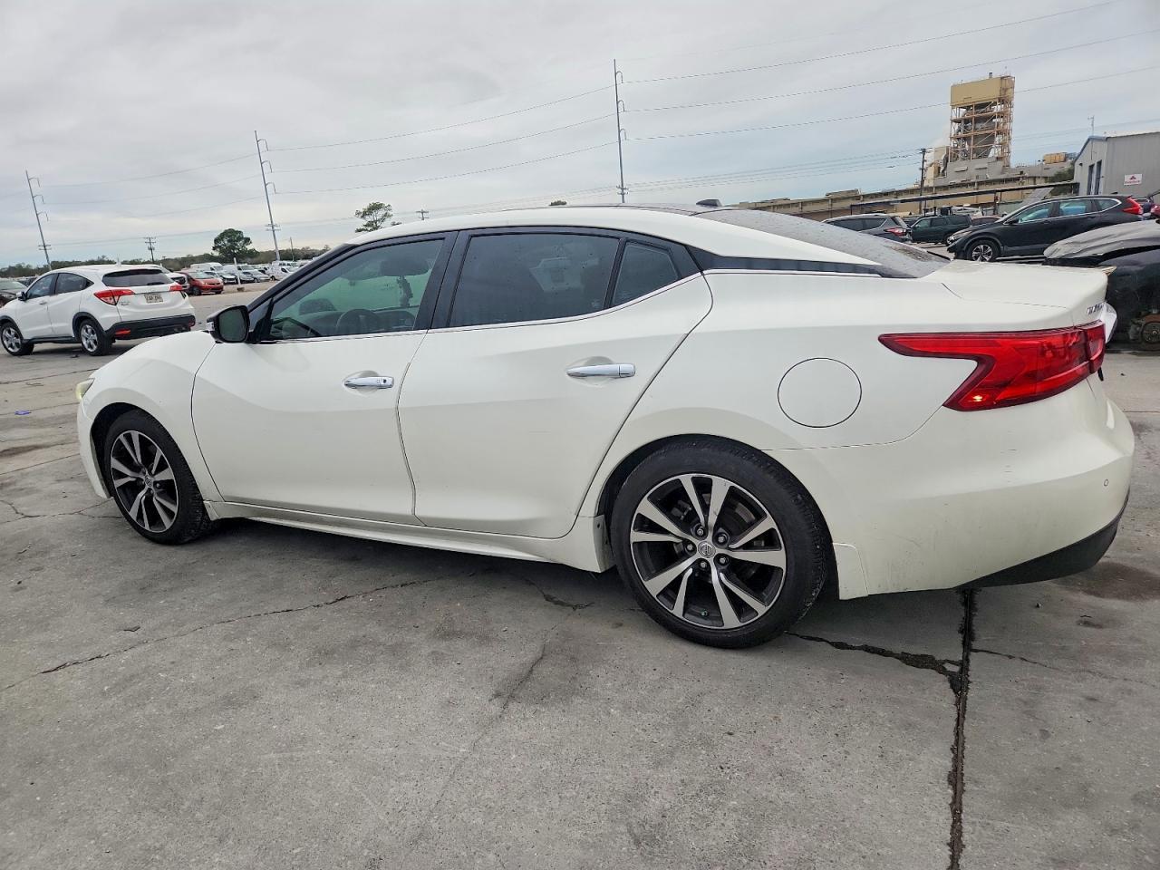 2017 NISSAN Maxima