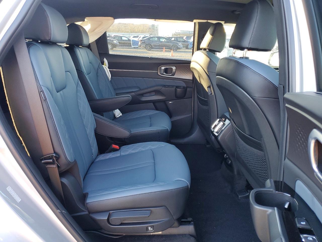 2025 KIA SORENTO