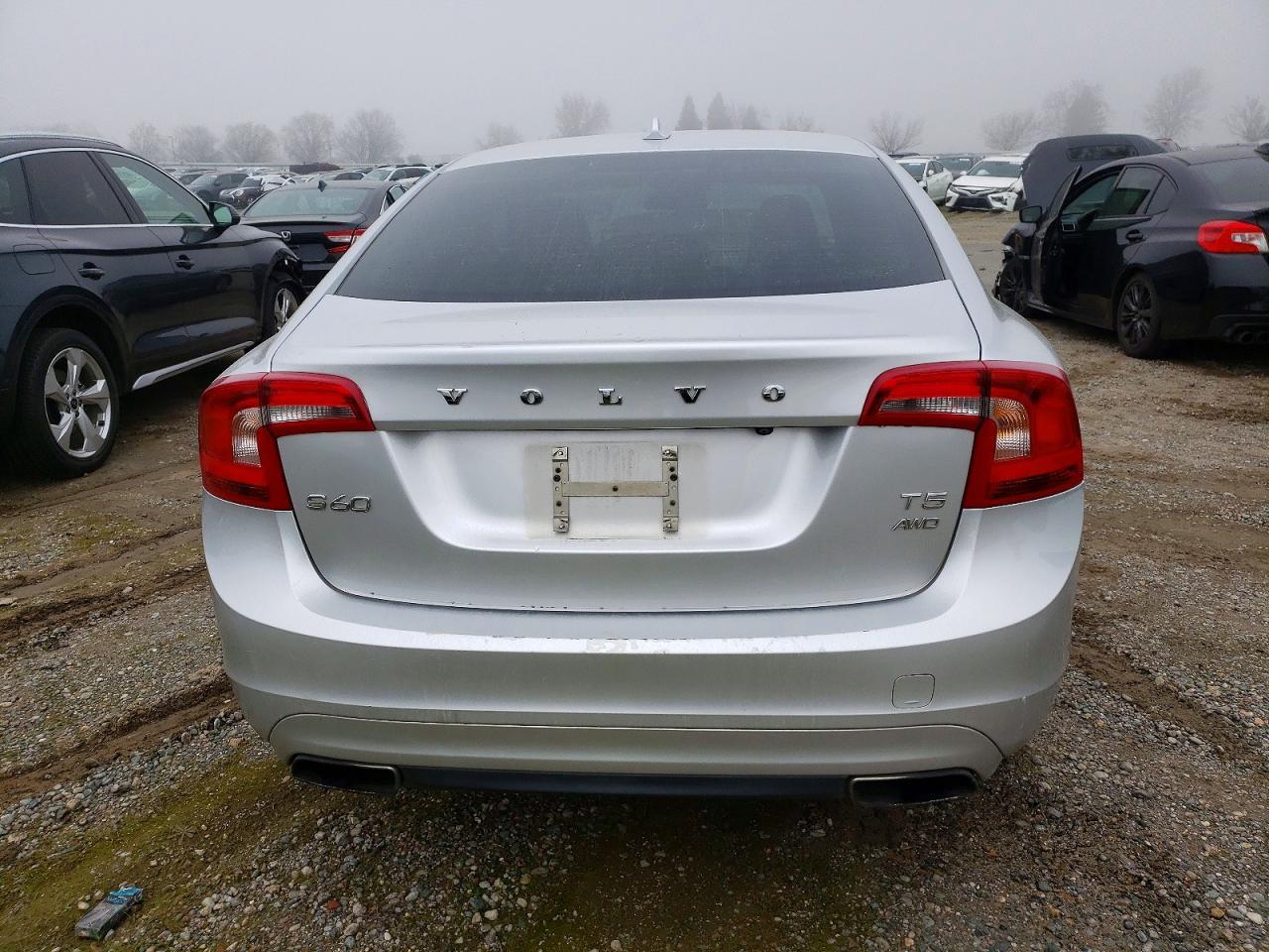 2015 VOLVO S60