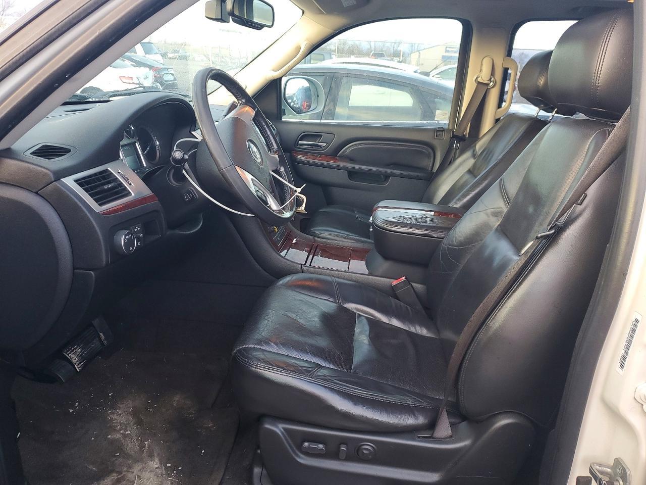 2010 CADILLAC Escalade ESV