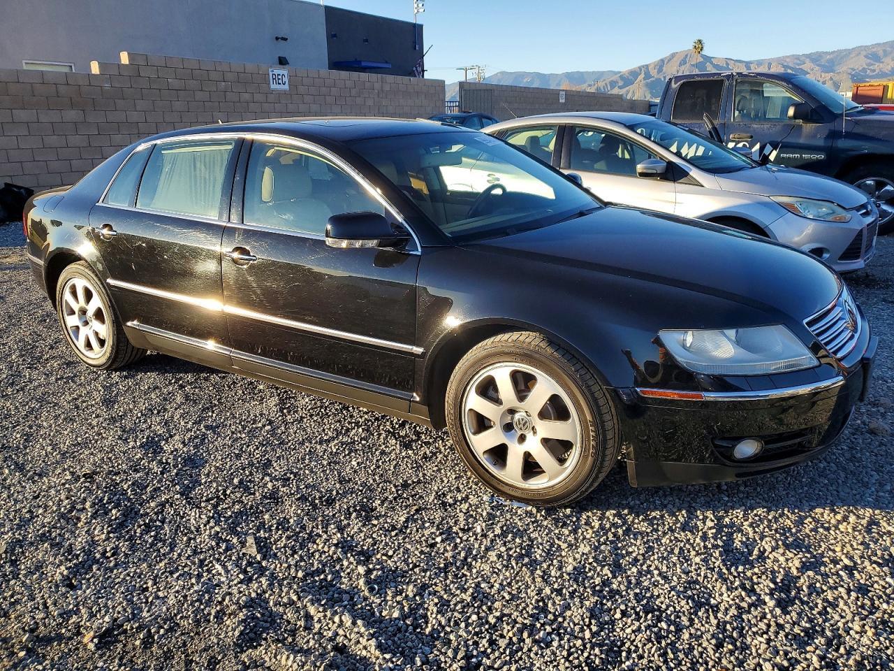 2004 VOLKSWAGEN Phaeton