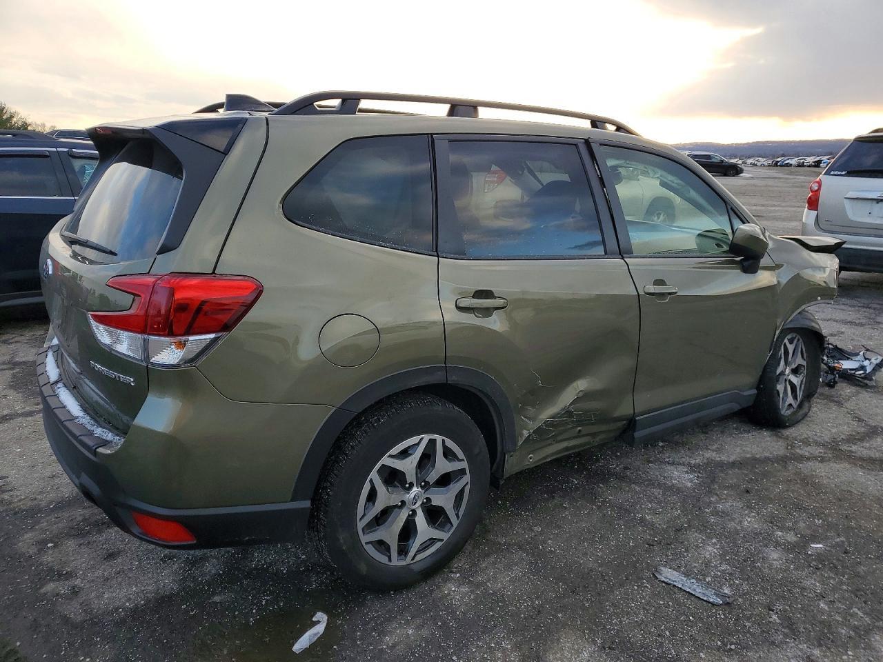 2024 SUBARU FORESTER