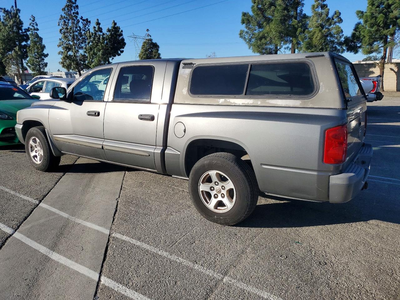 2005 DODGE Dakota
