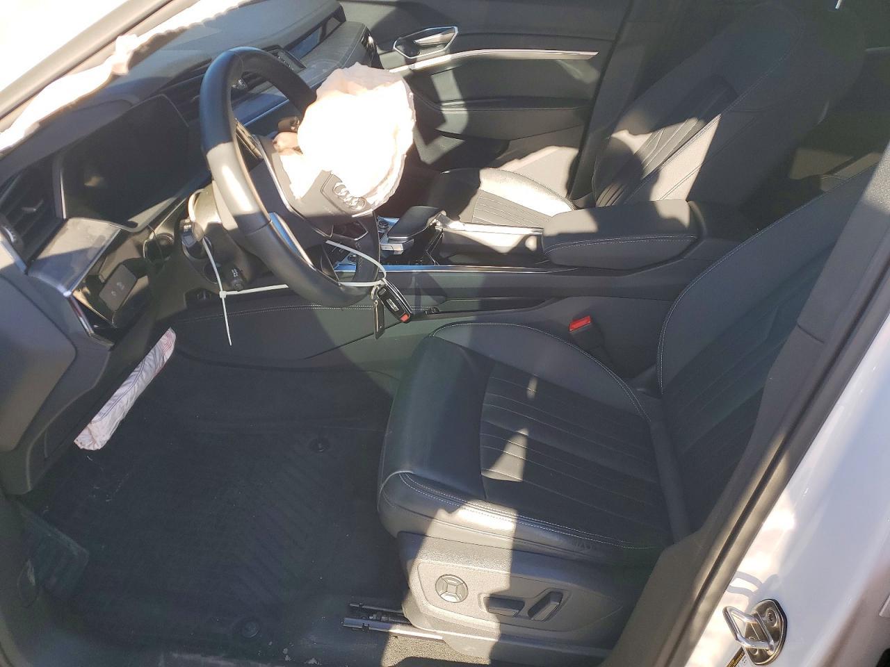 2024 AUDI Q8
