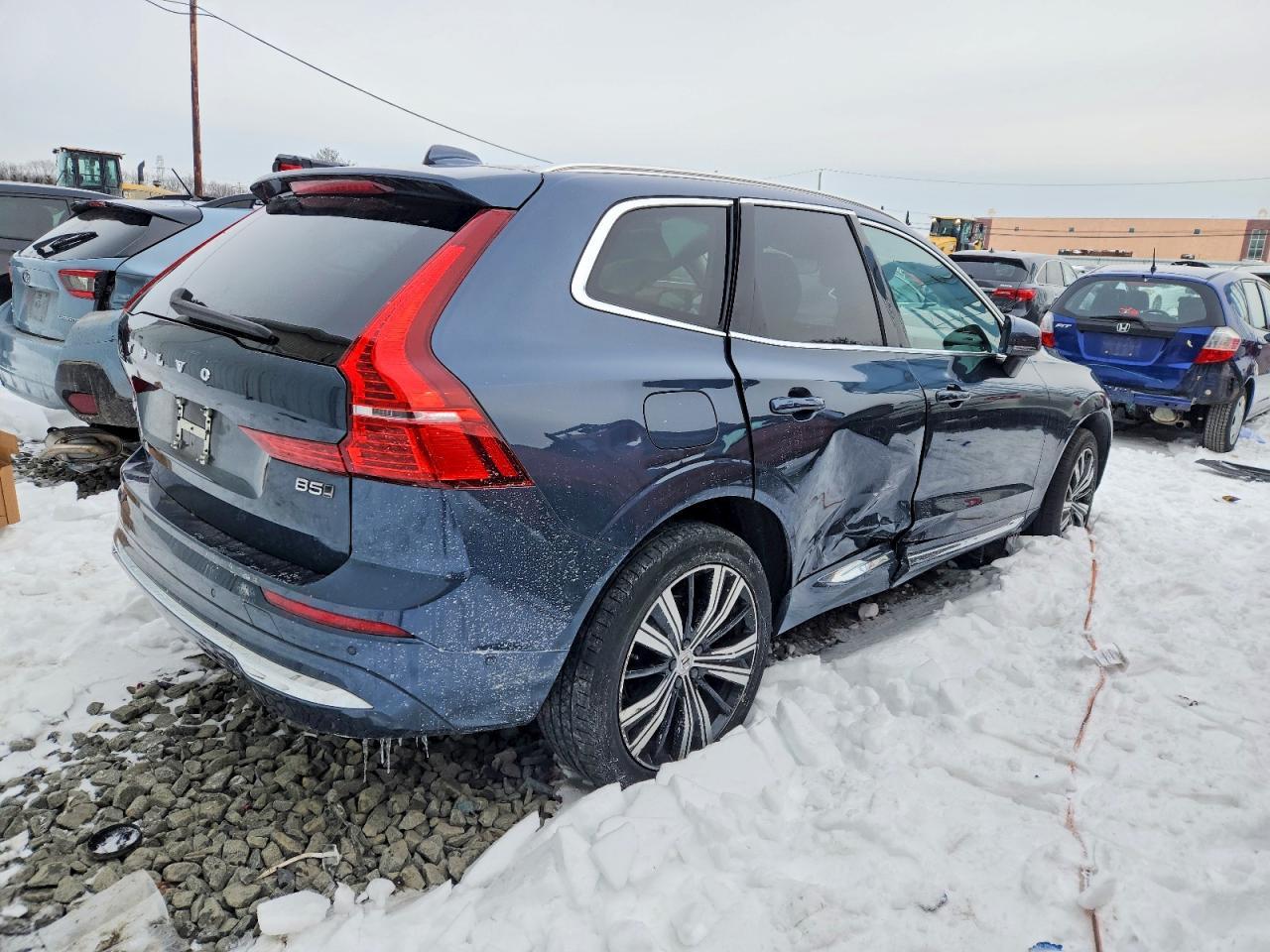 2022 VOLVO XC60