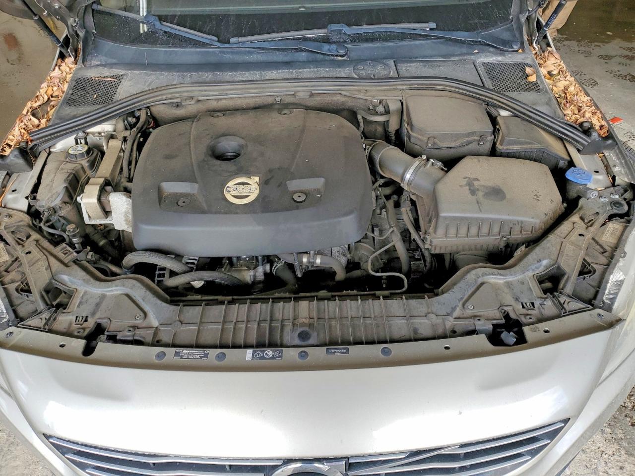 2015 VOLVO S60
